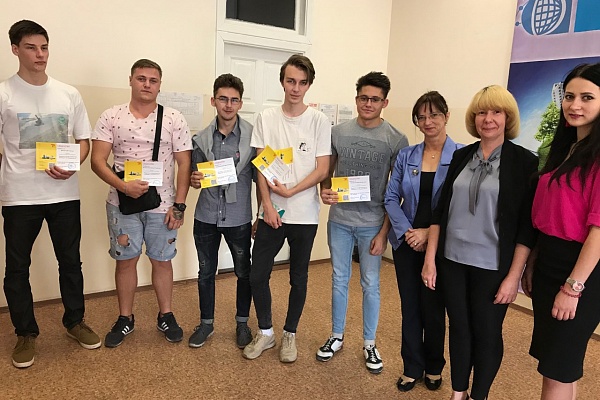 Практика в НУБіП України: вручення свідоцтв та нагород кращим студентам